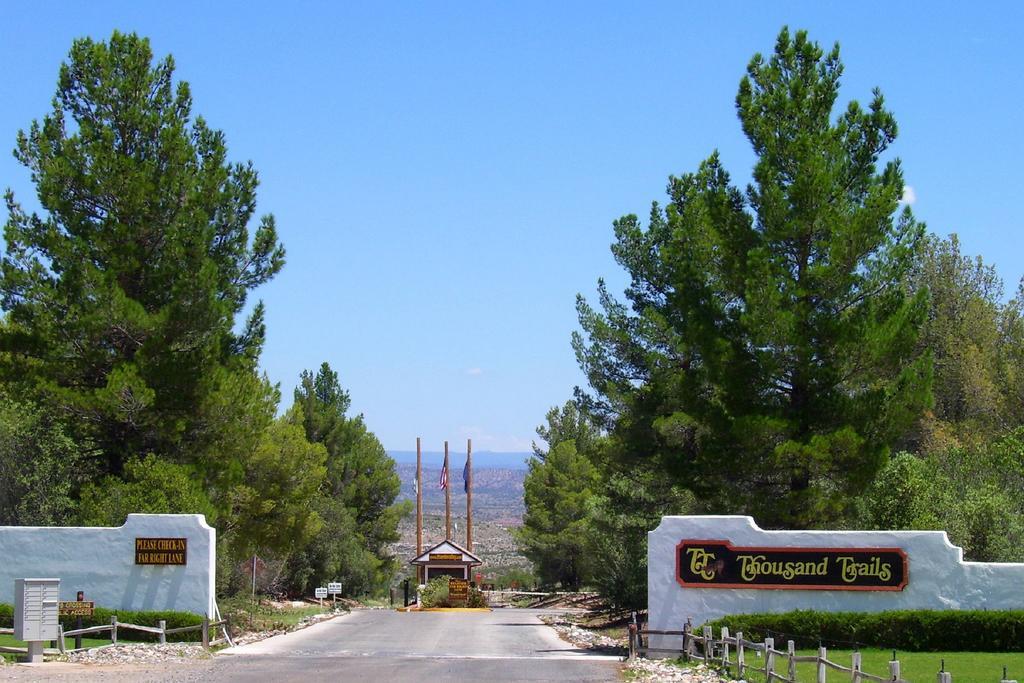 Verde Valley Tiny House 17 コットンウッド エクステリア 写真